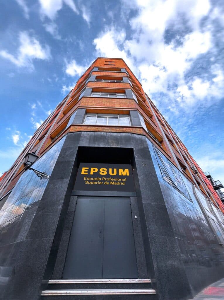 A dental hygiene student in clinical training at EPSUM, Madrid